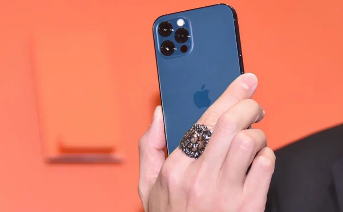 镇巴苹果手机维修分享iPhone12系列重启方法教程 